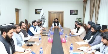 طالبان تامانیدن دوحه ییغینیده ذبیح الله مجاهد ییتکچیلیگیده‌ بۉلگن هیات اشتراک قیله‌دی