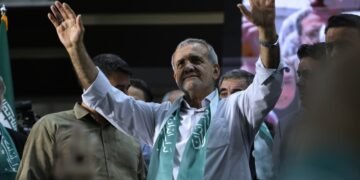 ایران جمهورلیک ریاست سیلاوی ایکینچی باسقیچ‌گه کېتدی