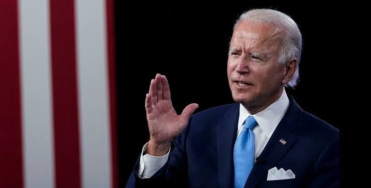 بایدن: امریکا کوچلری افغانستان‌دن بۉلگن تهدیدلرنی اوزاق‌دن کوزه‌تیب تورگن