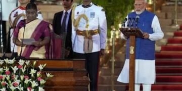 نریندا مودی هندوستان باش وزیری اوله‌راق آنت ایچدی