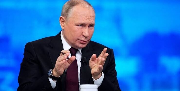 پوتین اوکرین‌ده آتیش-کېسین برقرارلنیشیگه  تَن بیریشی اوچون شرط قۉیدی