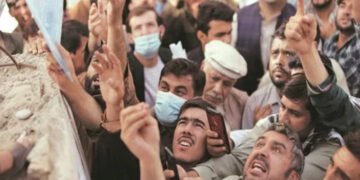 دایکندی‌ده بیر ییگیت سووگه چوکیب جان بېردی