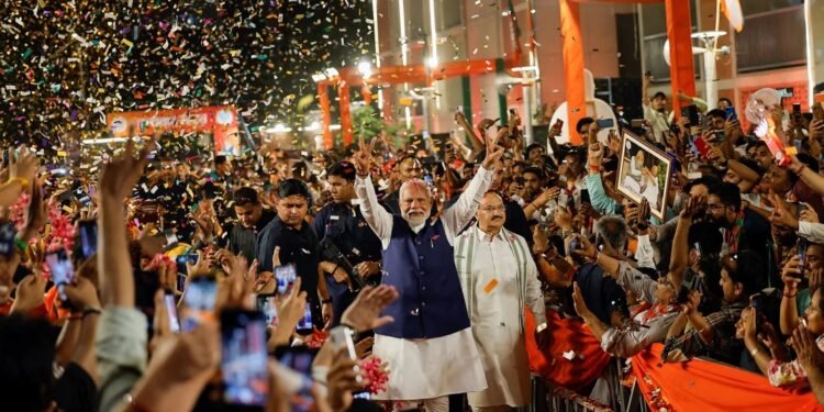 هندوستانده سیلاو نتیجهسی؛ حزبی قانقرلی نتیجه آلمهگن مودی ینه حاکم بۉلهدی