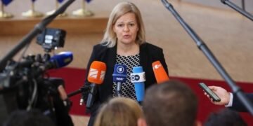 جرمنی ایچکی ایشلر وزیری: جنایتچی افغان‌لرنی جرمنی‌دن چیقاریش‌گه اولگورماقده‌میز