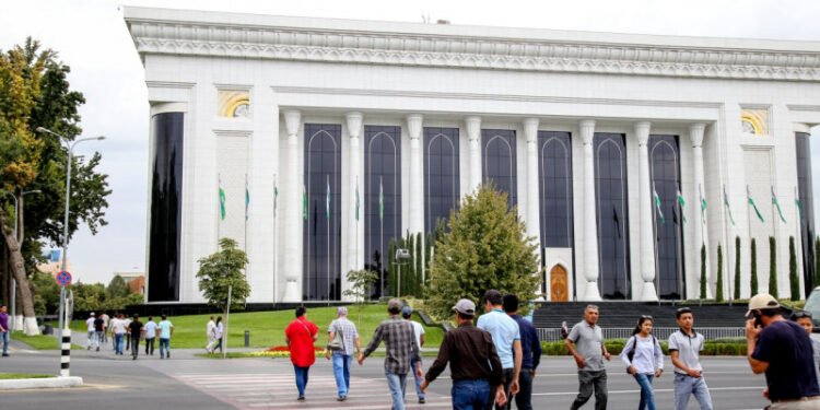 اۉزبېکستان‌ده چیت‌ایللیک سوداگرلر حضوری؛ افغانستان‌لیکلر اوچینچی اۉرین‌ده