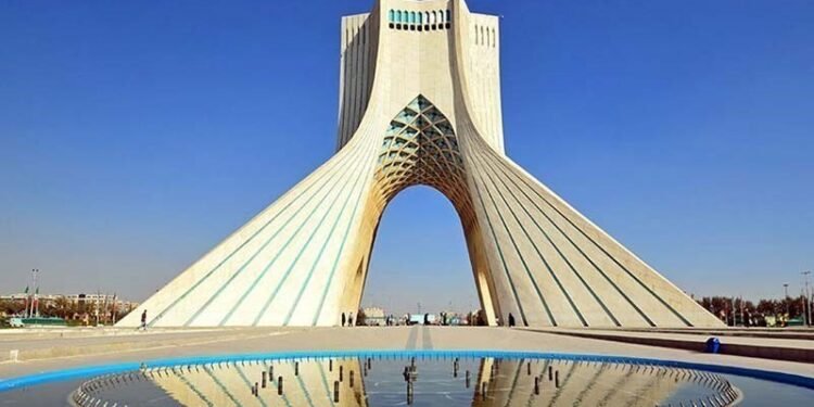 ایران‌ده افغانستان‌لیک بیرمهاجر اۉز تورموش اۉرتاغینی اۉلدیرگن