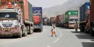 پاکستان ۳۰۰ لاری افغانستان میوه و سبزه‌وات‌نینگ بو مملکت‌گه کیریشیگه تۉسقین‌لیک یره‌تگن