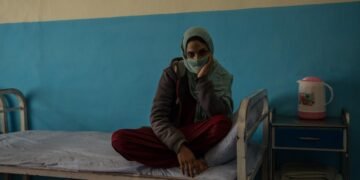 افغانستان‌ عیاللری آره‌سیده معتادلیک رقمی کۉپه‌یگن