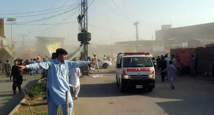 پاکستانده ایکی قوم آرهسیده تۉقنهشوو؛ ۲۱۰ دن آرتیق کیشی اۉلیب و یرهلنگن