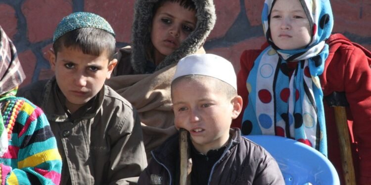 یونیسف:افغانستان‌ده ۴۰ فایز باله‌لر روحی کسل‌لیکلرگه یوز مه یوز دیر