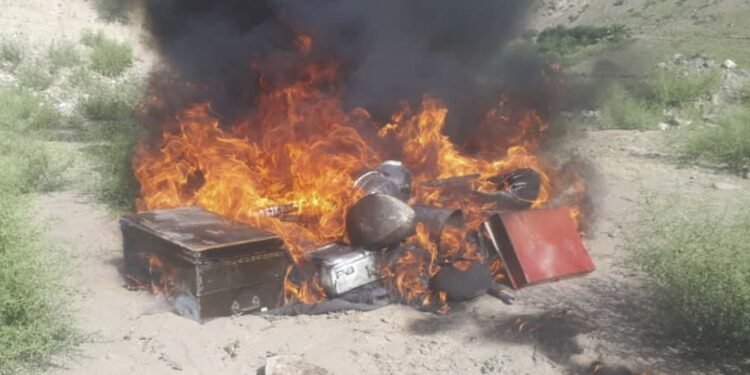 بدخشان ولایتیده طالبان تامانیدن موسیقه اسباب‌لری آلاو بېریلدی