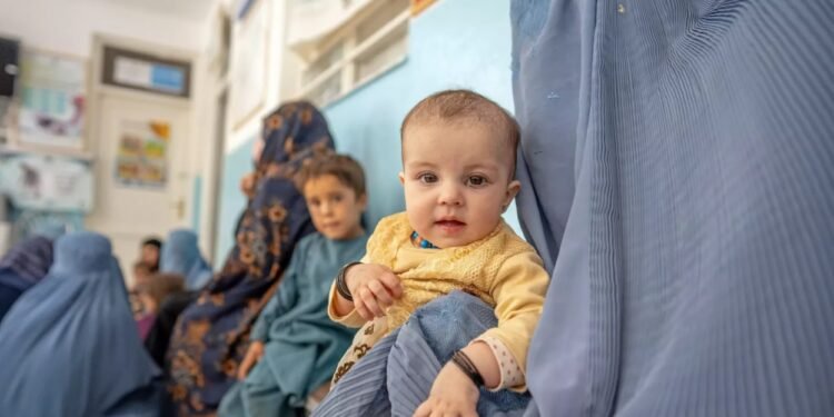 یونیسف جاری ییلده یوز مینگلرچه افغانستانلیک بالهگه یاردم بېرگن