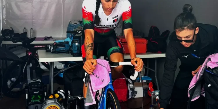 فاریاب‌لیک بایسکلچی پاریس اۉیین‌لریده ۲۶ – اۉرین‌نی آلدی