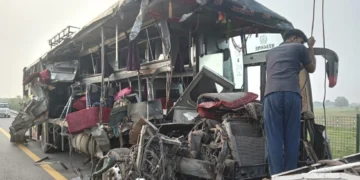 هندوستان‌ده اۉلیملی ترافیکی حادثه‌ده اۉنلرچه کیشی اۉلیب و یره‌لنگن