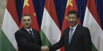 آسوشیتدپرس: مجارستان مملکتی اوکراین اوروش‌گه نقطه قوییش اوچون اولگورماقده