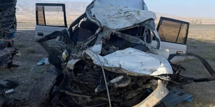 هرات ولایتیده یوز بېرگن ترافیکی حادثهده ۵ کیشی اۉلیب و یرهلنگن