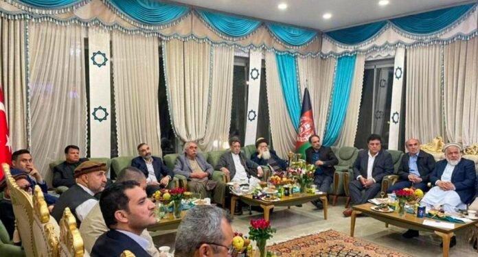 طالبان حاکمیتی اوچ ییللیگی؛ سیاسی و حربی تۉختهشلر قنچه اونملی اېدی؟