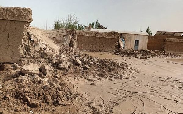 غزنی‌ده سوو تاشقینی باعث آلتی کیشی اۉلیب و یره‌لنگن