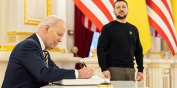 بایدن اوکراین اوچون بۉلگن امریکانینگ ینگی حربی یاردملریدن خبر بېردی