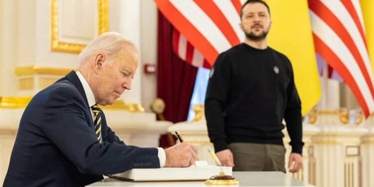 بایدن اوکراین اوچون بۉلگن امریکانینگ ینگی حربی یاردملریدن خبر بېردی