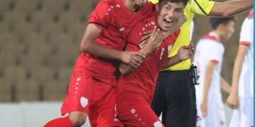 افغانستان و اۉزبېکستان یاش فوتبالچی‌لری بیر بیراوی‌گه قرشی میدان‌گه چیقه‌دی