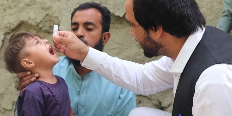 افغانستان‌ده پولیو کسل‌لیگیگه قرشی ایملنیش جریانی باشلندی