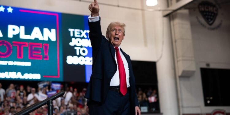 ترامپ قیته جمهور باشلیغ بۉلگنده قیسی مملکتلر کۉپ زیان کۉره‌دی؟