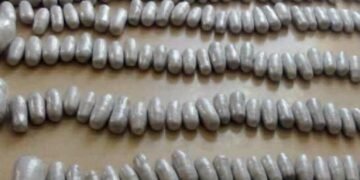 ایران‌ده اوچ افغانستان وطنداشی مخدره ماده‌لرنی قاچاق اېتیش‌گه عیب‌لنیب اوشلندی