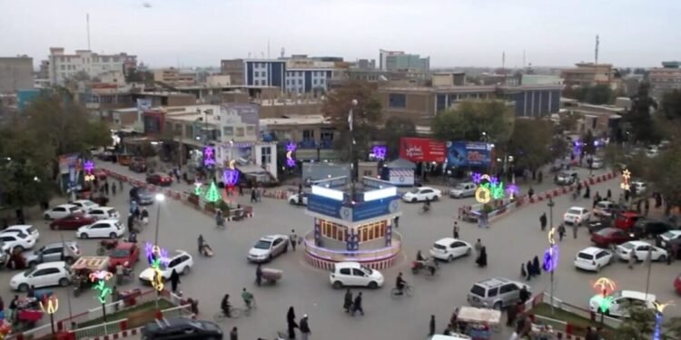 کندوز ولایتیده بیر کیشی ایکی بالهسی نینگ باشینی کېسگن