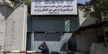 طالبان قانونی برابریده تنقیدلر دوامی؛ کیچیریم تشکیلاتی: بو قانون انسان حقلری‌گه هجوم دیر