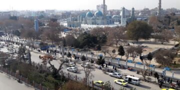 بلخ‌ده طالبان تامانیدن بیر کیشی عامه حضوریده جزالندی