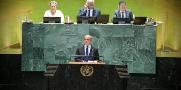 پاکستان باش وزیری افغانستان‌ده برچه شامل حکومت ایجاد اېتیلیشینی سۉره‌گن