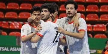 فوتسال جهان جامی؛ افغانستان دنیانینگ ۱۳ – جماعه‌سی برابریده میدان‌گه چیقه‌دی