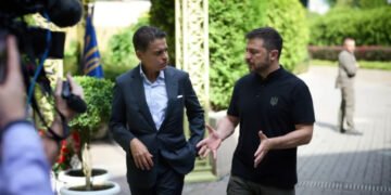 زیلینسکی بایدن‌گه «اوکراین غلبه‌سی» ناملی بیر ریجه‌نی تقدیم اېته‌دی