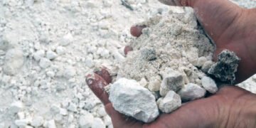 منبع: فاریاب‌ده بیر نیچه شرکت فعالیتی تۉخته‌تیلگنی باعث ۸۰۰ کیشی ایش‌سیز قالگن