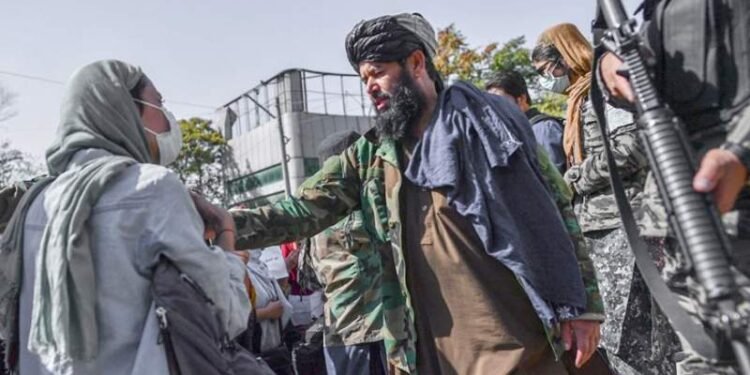 افغانستانده انسان حقلری آغیر وضعیتی؛ ۹۰ تشکیلات بیرگهلیکده آچیق مکتوب یازدی