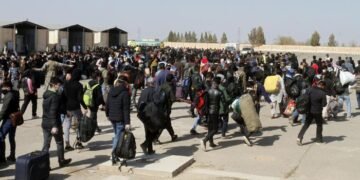 بیر هفته ایچیده ۸۶ مینگ مهاجرلر ایران و پاکستان‌دن قیتیب کېلگن