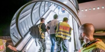 سویس افغانستان‌لیک ایکی مهاجرنی بو مملکت‌دن چیقارگن