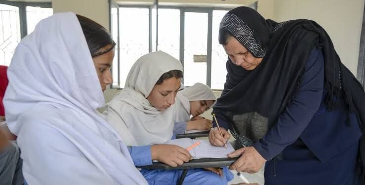 بوگون ۱۳- میزان اوقیتووچیلر خلقارا کونی دیر