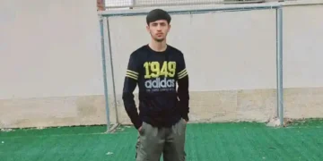 ایران‌ده فاریاب‌لیک بیر ییگیت یانغین‌ده آلاو آلگن