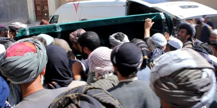 غربت‌ده‌گی الَم؛ فاریاب‌لیک ییگیت‌نینگ جنازه‌سی ایران‌دن کېلدی