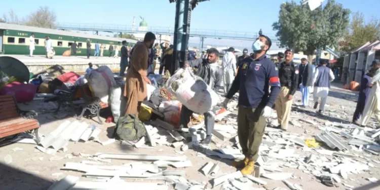 پاکستان‌ده کوچلی پارتلش‌ده ۲۴ کیشی اۉلیب و اۉنلرچه کیشی یره‌لندی