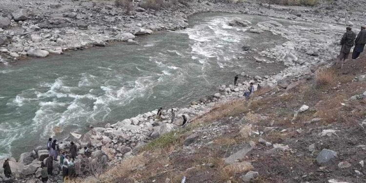 بدخشان‌ده اۉلیملی ترافیکی حادثه؛ کۉپینچه‌ قربان‌لر باله‌لر و عیاللر دیر