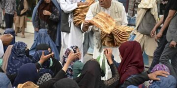 آزیق_آوقت دستوری ۱۰.۵ میلیون افغانستان اهالیسی‌گه یاردم بېرگن