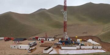 جوزجان و سرپل‌ده ۱۸ قودوق‌دن تیل ایشلب چیقاریش جریانی باشلنگن