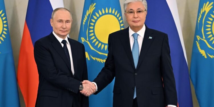 پوتین و توقایف مملکتلری‌ارا یخشی علاقه‌لر دوامینی تاکیدلدی