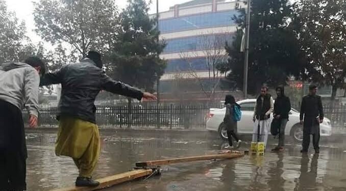 افغانستان ۲۴ ولایتیده کوچلی قار و یامغیر یاغیشی آگاه‌لنتیریلدی