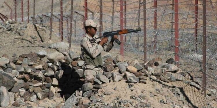 ایران‌لیک کوچلر ینه اوچ افغانستان‌لیک‌نی آتیب اۉلدیرگن