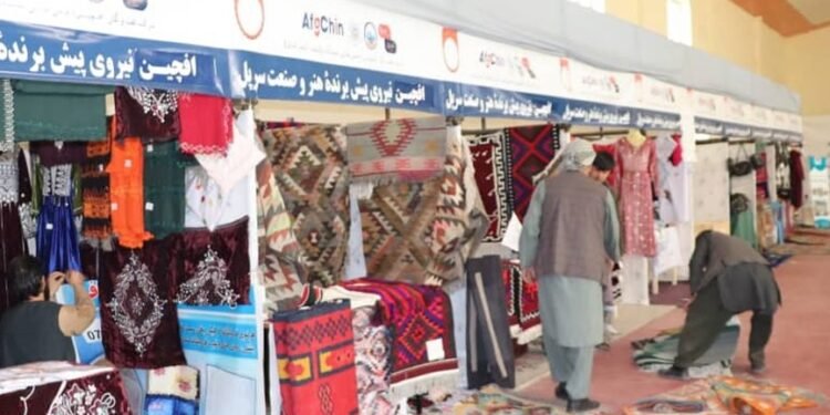 سرپل ولایتیده «گنجینه» ناملی اوچ کون‌لیک کۉرگزمه باشلنگن