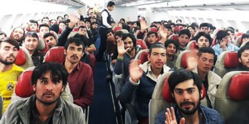 تورکیه ایکی کون ایچیده یوزلرچه افغانستان‌لیک مهاجرنی چیقارگن